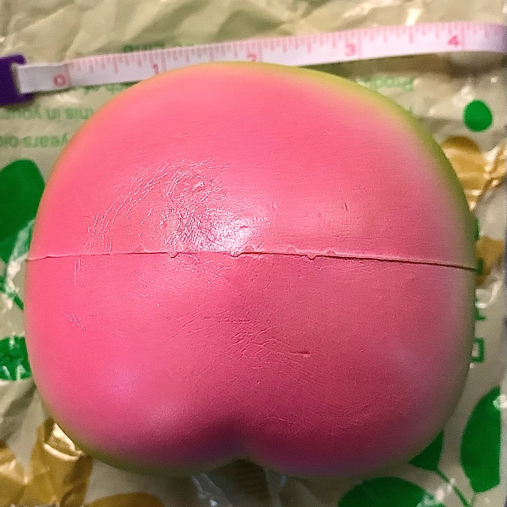 Squishy Peach βGiantβ - Picture 8 of 14